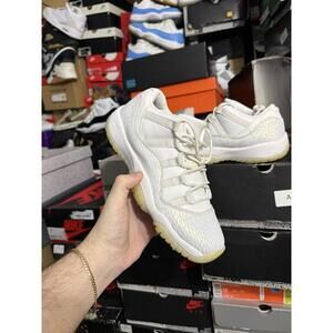 Jordan retro 11 low heiress pure platinum sz 7